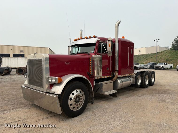 2003 Peterbilt 379 semi truck - FC3253