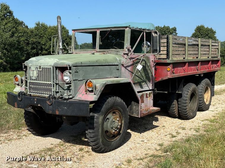 1972 AM General M44 flatbed truck - FG0539