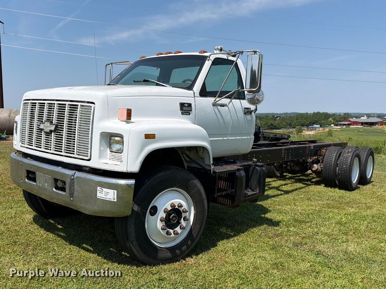 1999 Chevrolet C8500 truck cab and chassis - FH6287