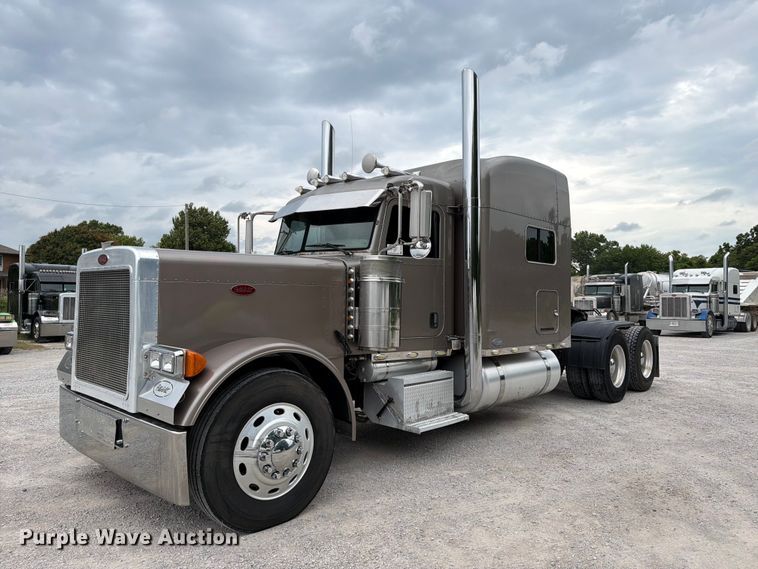 2007 Peterbilt 379 semi truck - FI0300