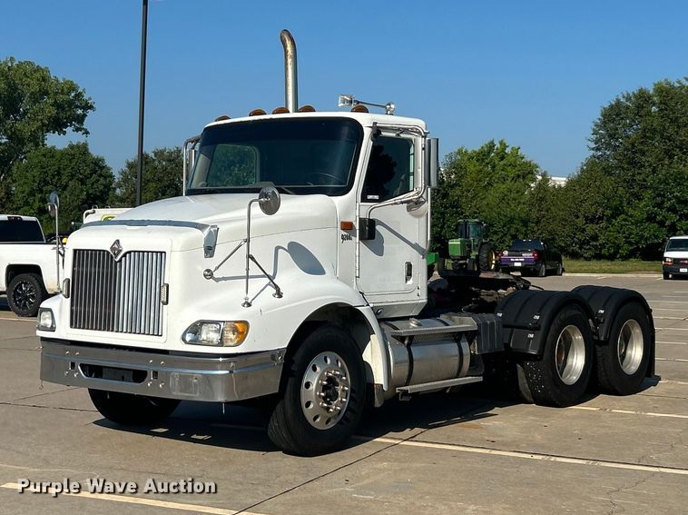 2007 International 9200i semi truck - FT6016