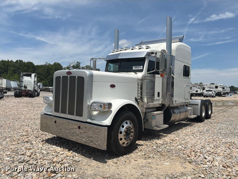 2021 Peterbilt 389 semi truck - YA2155