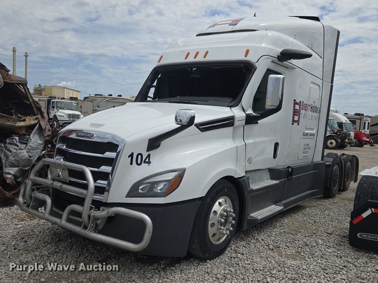 2024 Freightliner Cascadia semi truck - YA3159