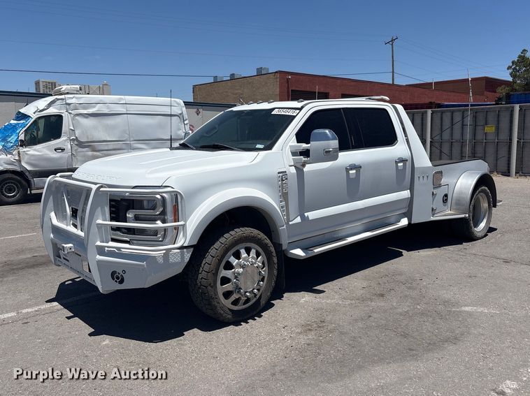 2023 Ford F450 Super Duty Crew Cab flatbed truck - YA3832