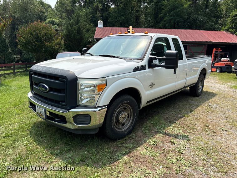 2015 Ford F250 Super Duty Ext. Cab pickup truck - DT2905