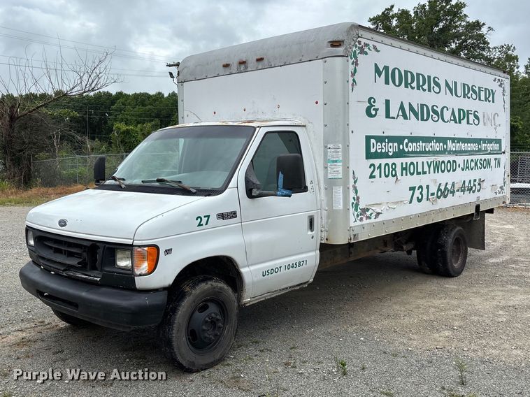 1999 Ford E350 box truck - DV4363