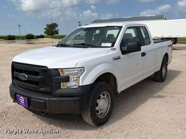 2017 Ford F150 Ext. Cab pickup truck - DV8536