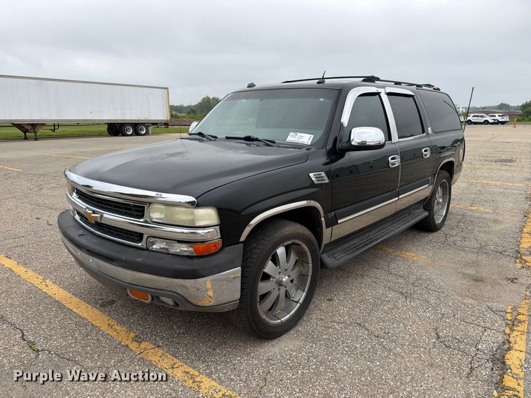 2004 Chevrolet Suburban SUV - DV8547