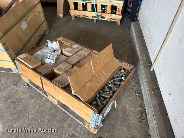 Approximately 325 M20x90 10.9 hex bolts - DY3097