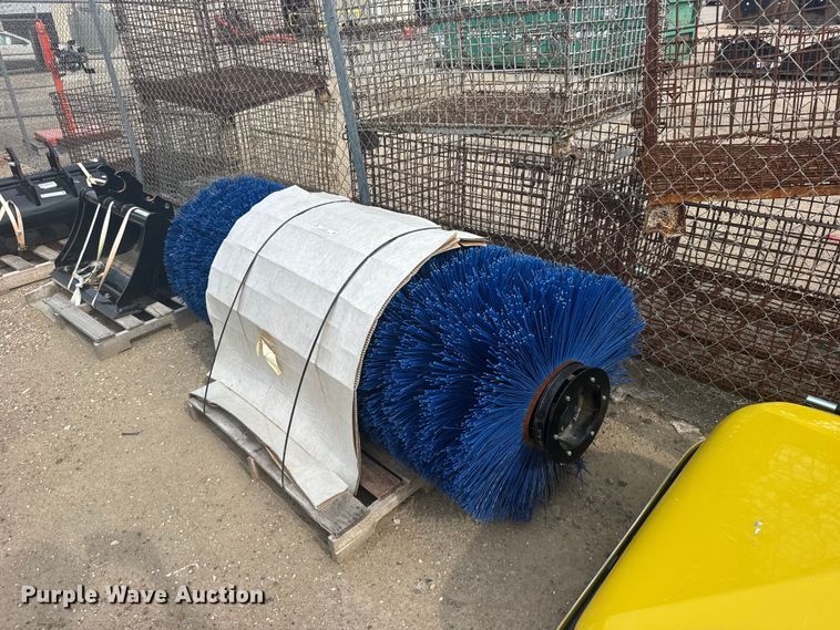 Skid steer broom - DY3115