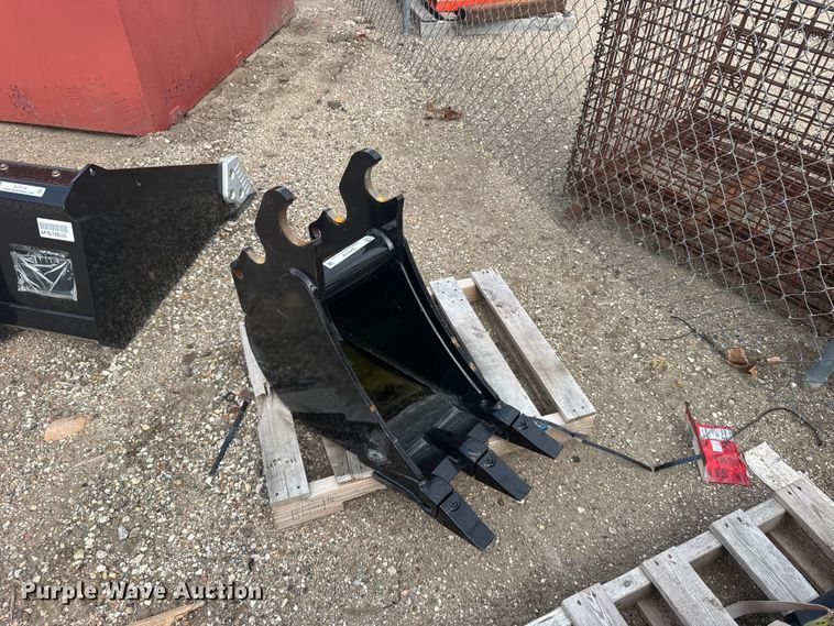 Mini excavator bucket - DY3118