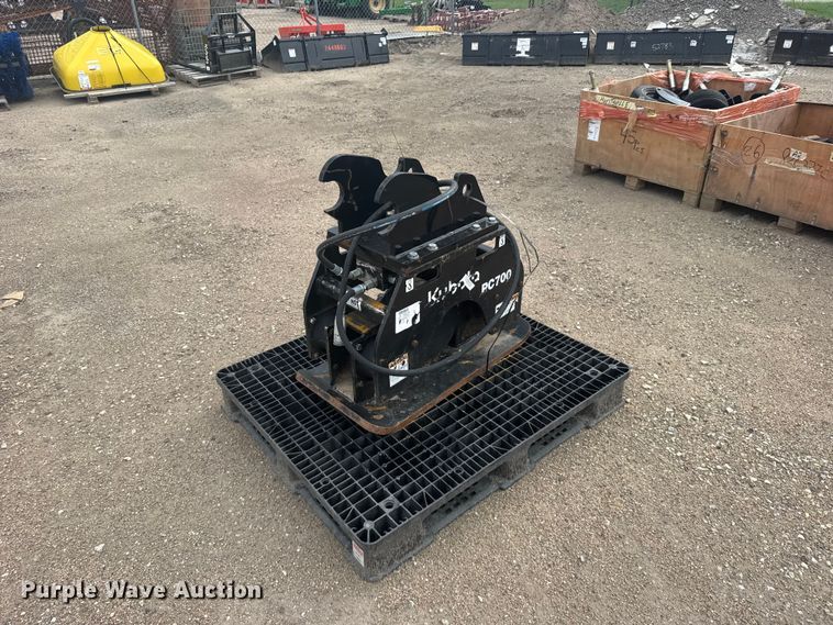 Kubota PC700 plate compactor - DY3120