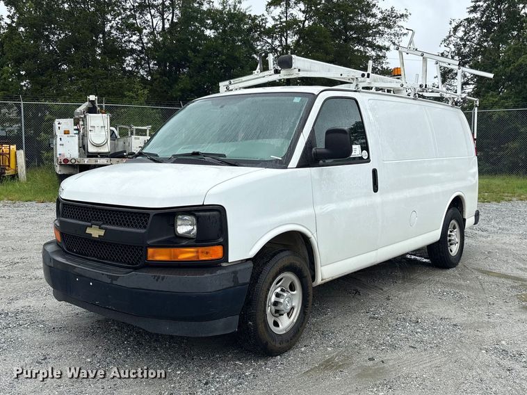 2017 Chevrolet Express 2500 utility van - EF1300