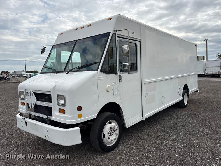 2001 Freightliner Mt 55 Chassis delivery truck - EG9195