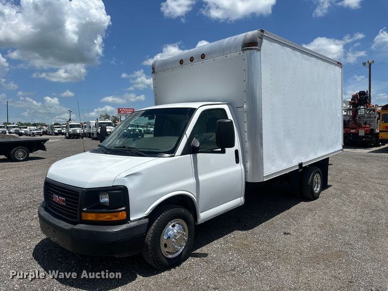 2006 GMC Savana 3500 box truck - EG9318