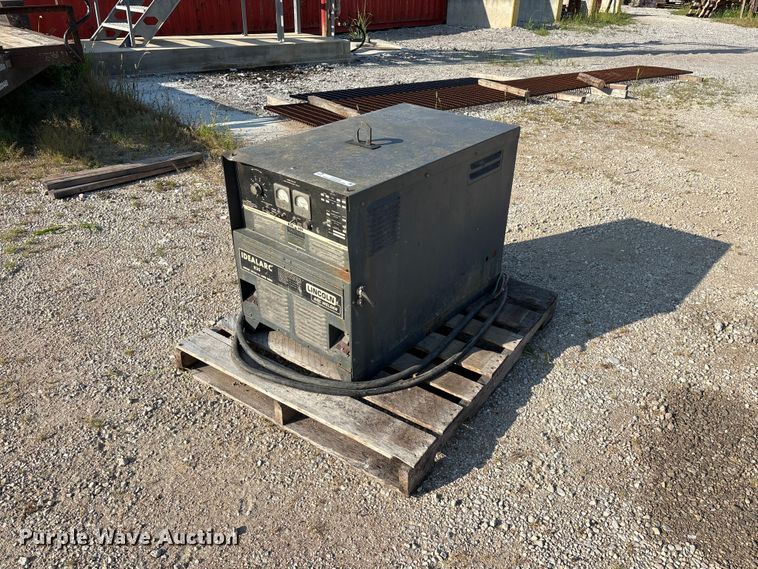 Lincoln Idealarc R3S-600 welder - EO4435