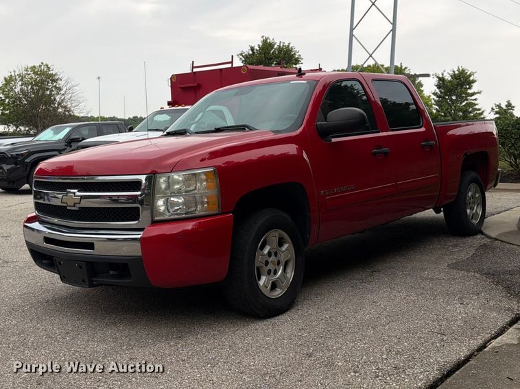 2009 Chevrolet Silverado 1500 Crew Cab pickup truck - EO8653