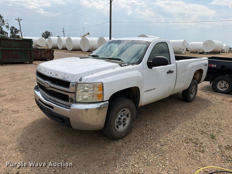 2007 Chevrolet Silverado 2500HD pickup truck - ER1903