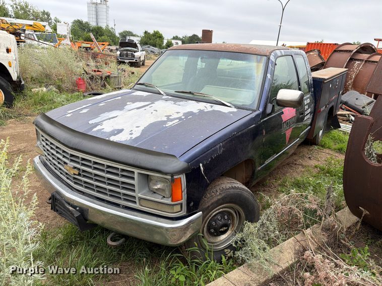 1993 Chevrolet 2500 Ext. Cab utility bed pickup truck - ER1921