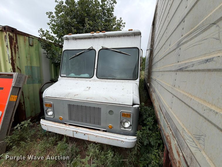1976 GMC delivery van - ER1926