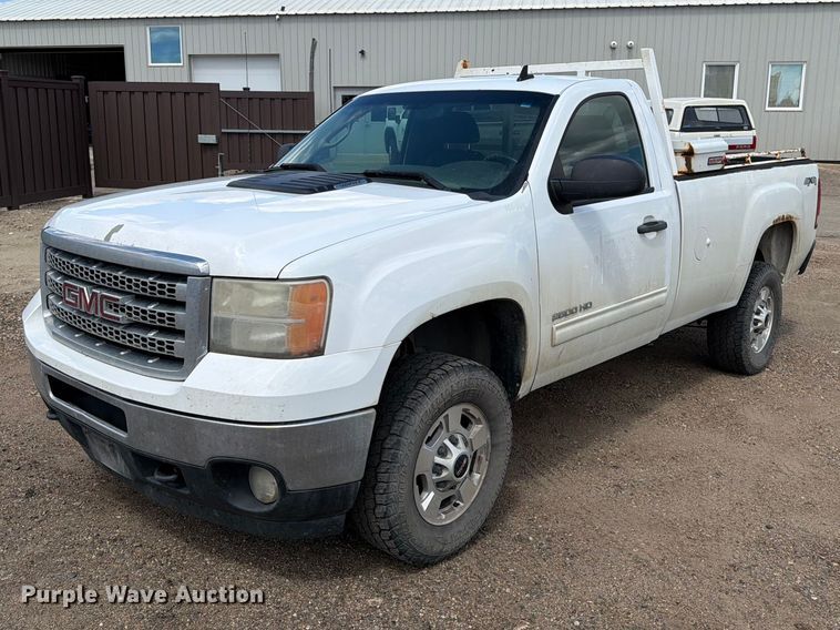 2014 GMC Sierra 2500HD pickup truck - ER1977