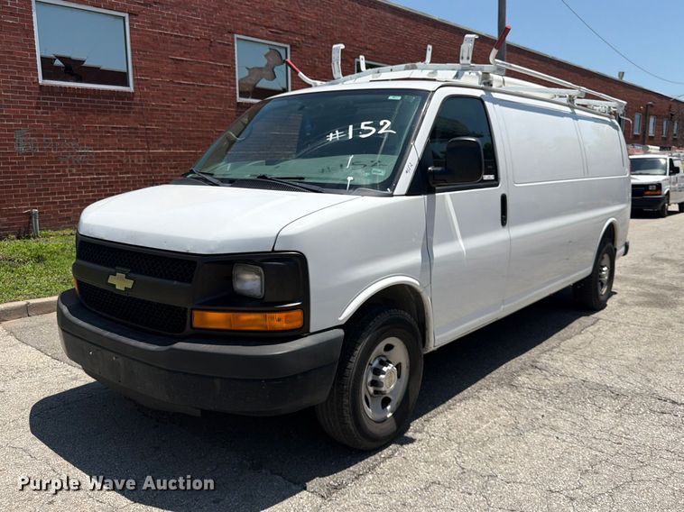 2013 Chevrolet Express 2500 van - ES6509