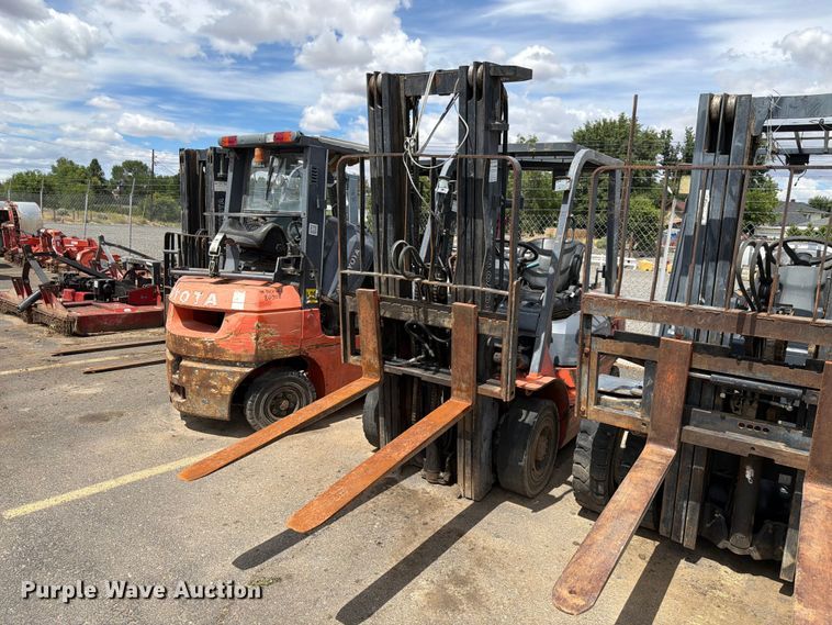 Toyota 7FGU25 forklift - ET0715