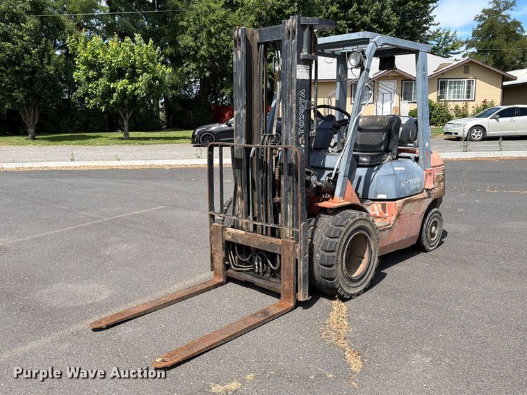 Toyota 7FGU25 forklift - ET0718