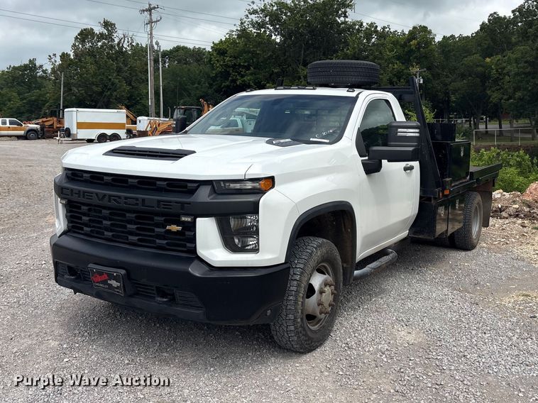 2020 Chevrolet Silverado 3500HD flatbed pickup truck - EU5806