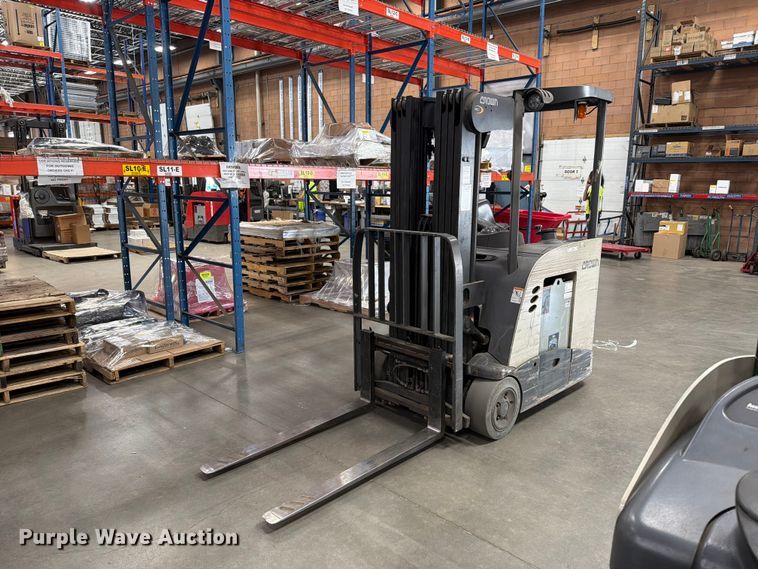 2016 Crown RC5530-35 forklift - EU5886