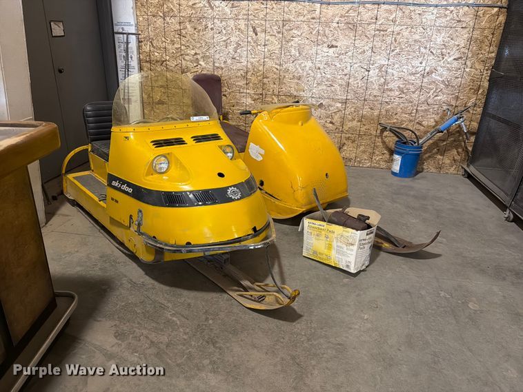 Ski-Doo Bombardier snowmobile - EU8702
