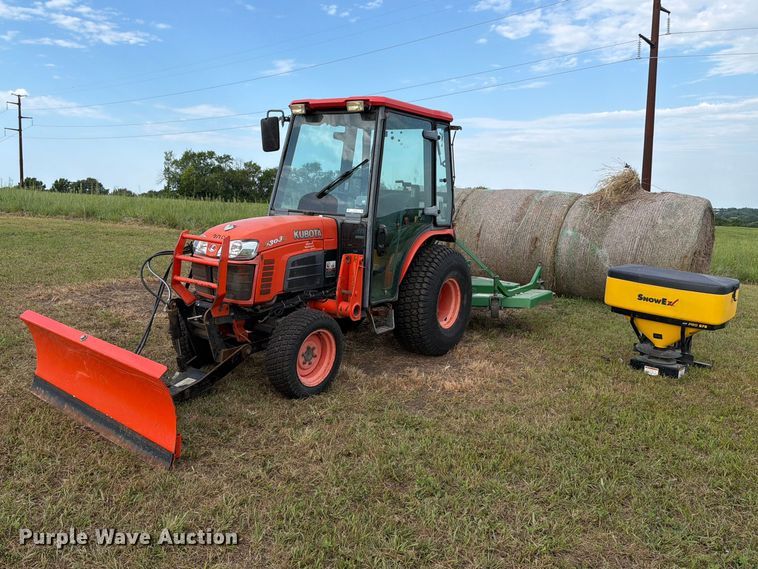 2005 Kubota B3030 HSDC MFWD tractor - EV2333