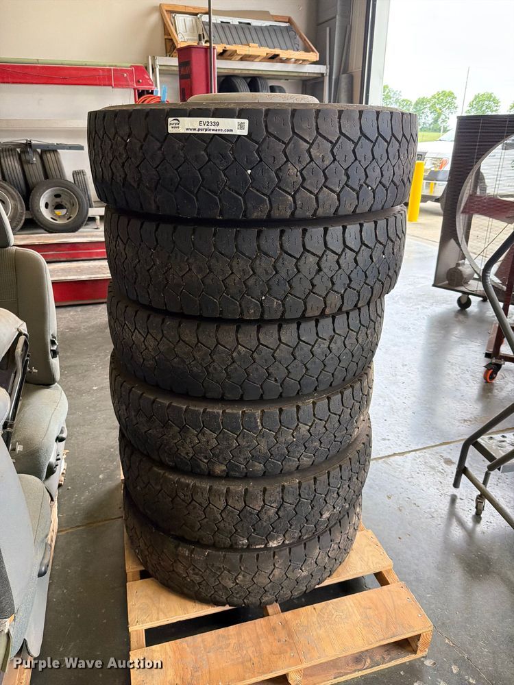 (6) 225/70R18.5 Goodyear tires and wheels - EV2339