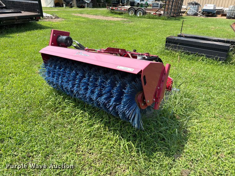 Ventrac KJ520 broom - EV2379