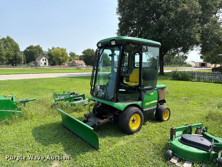 2012 John Deere 1445 Series II lawn mower - EV2401