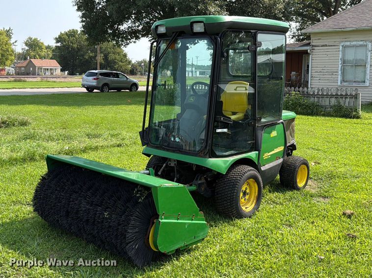 2012 John Deere 1444 Series II lawn mower - EV2402