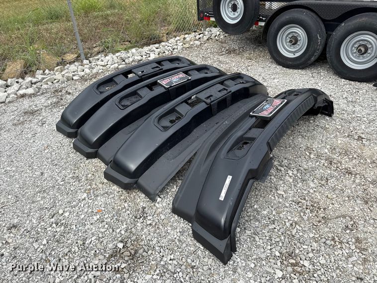 (4) Ford front bumpers - EV6045