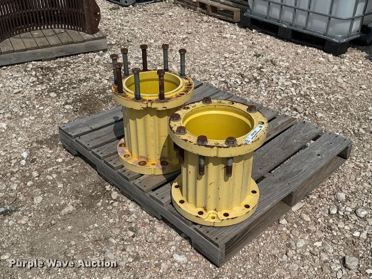John Deere  extension hubs - EW4160