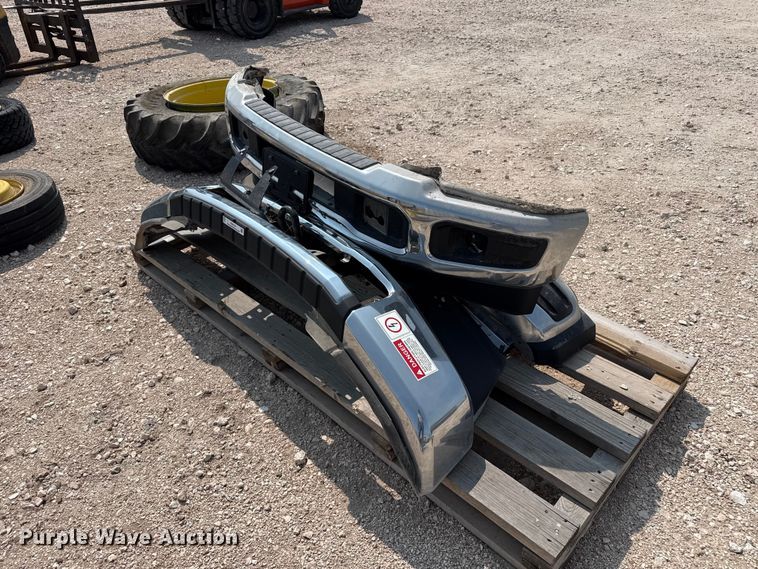 (3) Ford front bumpers - EW4161