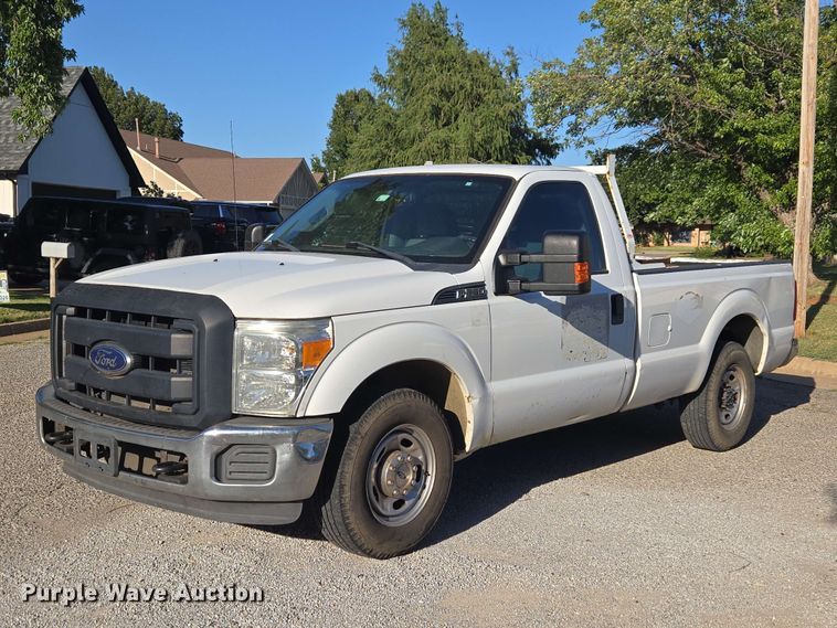 2016 Ford F250 Super Duty pickup truck - EW8584