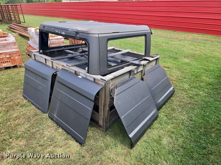 (2) automotive hard tops - EW8592