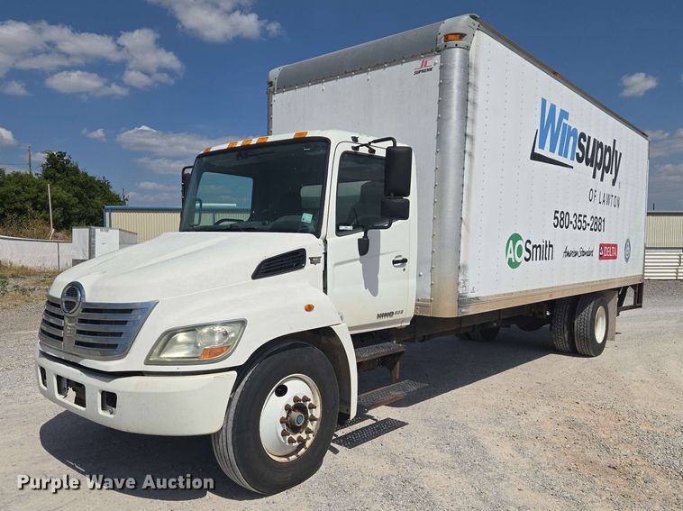 2010 Hino 268 box truck - EW8616