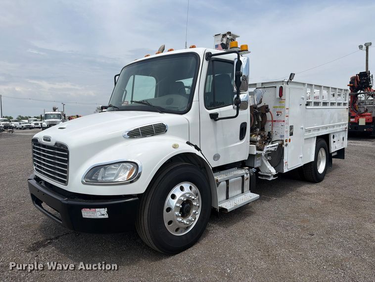 2015 Freightliner Business Class M2 utility / service truck - FB4971