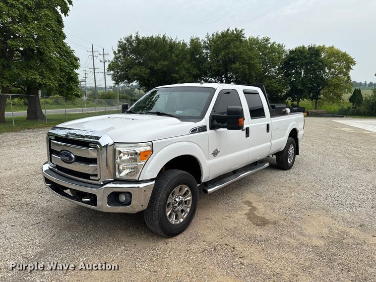 2015 Ford F250 Super Duty Crew Cab pickup truck - FB5830