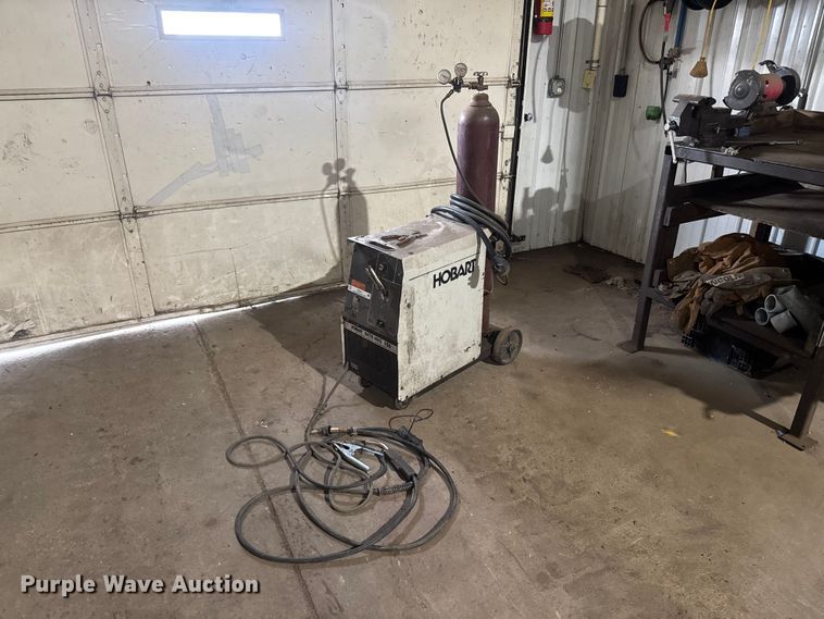 Hobart Beta Mig 250 welder - FB5917