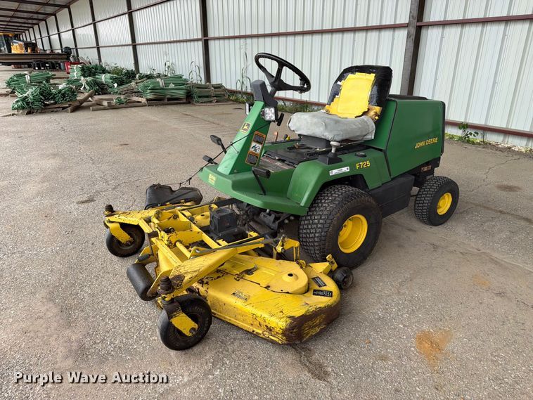 John Deere F725 lawn mower - FC0986