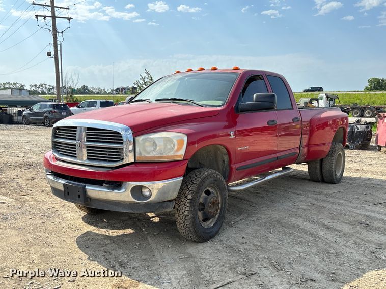 2006 Dodge Ram 3500 Ext. Cab pickup truck - FC1988