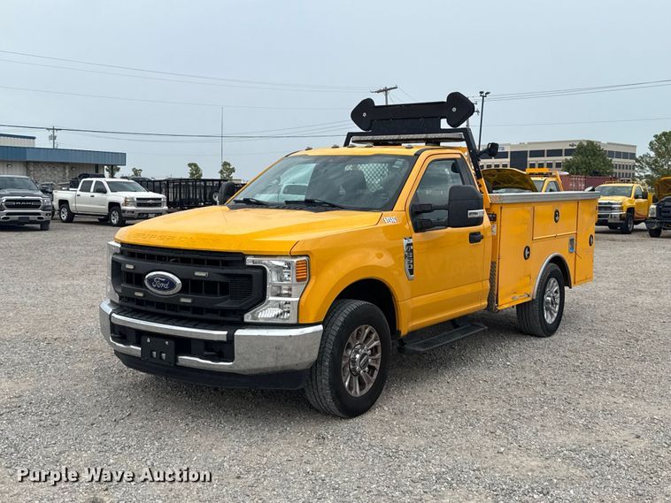 2020 Ford F350 Super Duty utility bed pickup truck - FC4044
