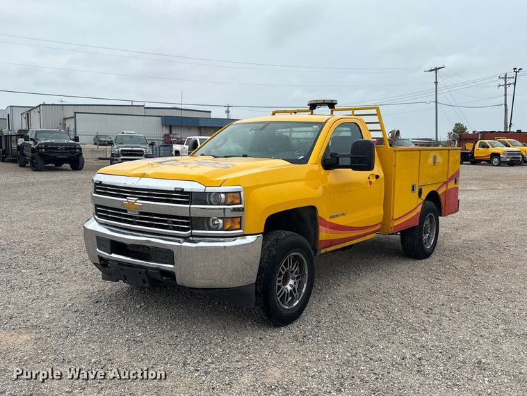 2016 Chevrolet Silverado 3500HD utility bed pickup truck - FC4046