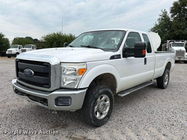 2016 Ford F250 Super Duty XL  Ext. Cab pickup truck - FK3534